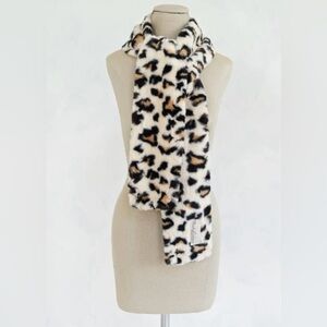 Minky Couture Lush Scarf in Leo Cream NWT